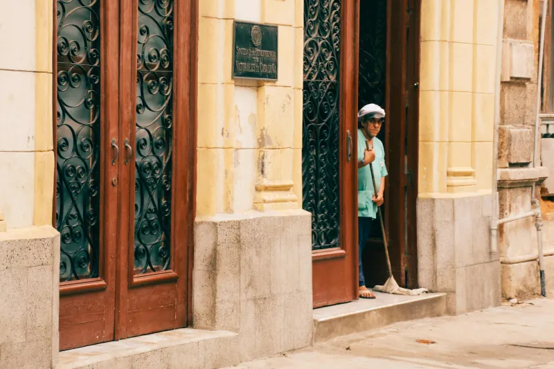 The Night Shift Dreamer Who Doodled His Way to Engineering History